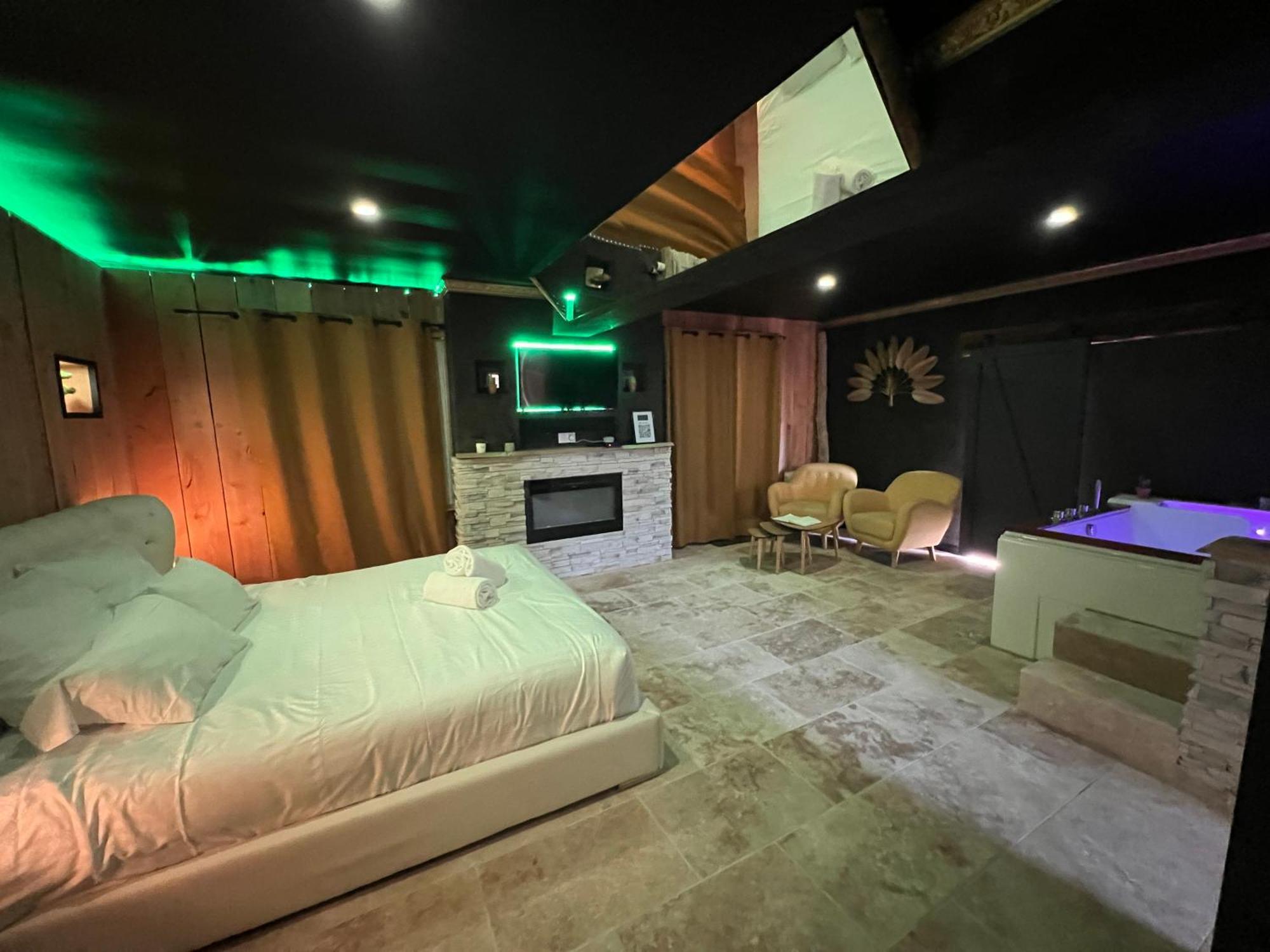 Le Lodge des Charmes 5 étoiles Leves Esterno foto