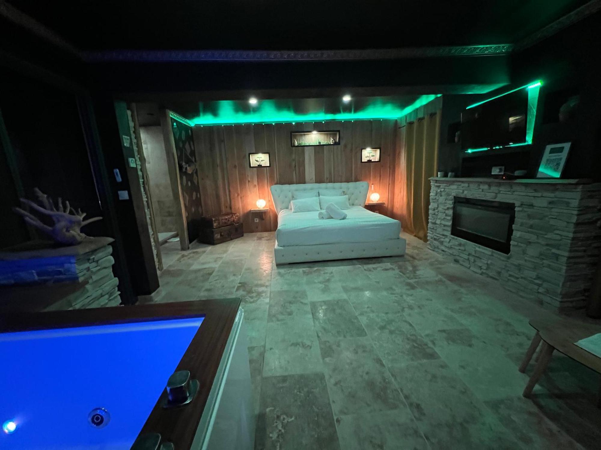 Le Lodge des Charmes 5 étoiles Leves Esterno foto