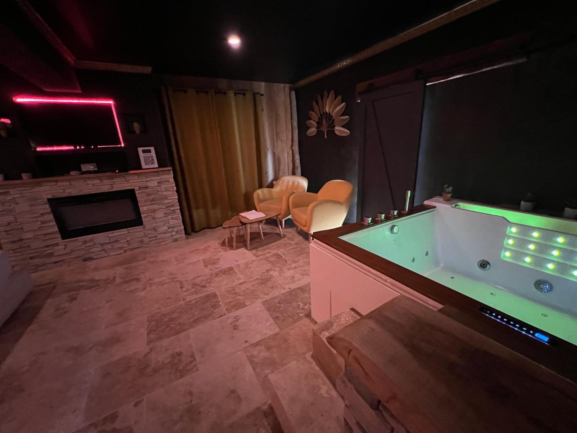 Le Lodge des Charmes 5 étoiles Leves Esterno foto