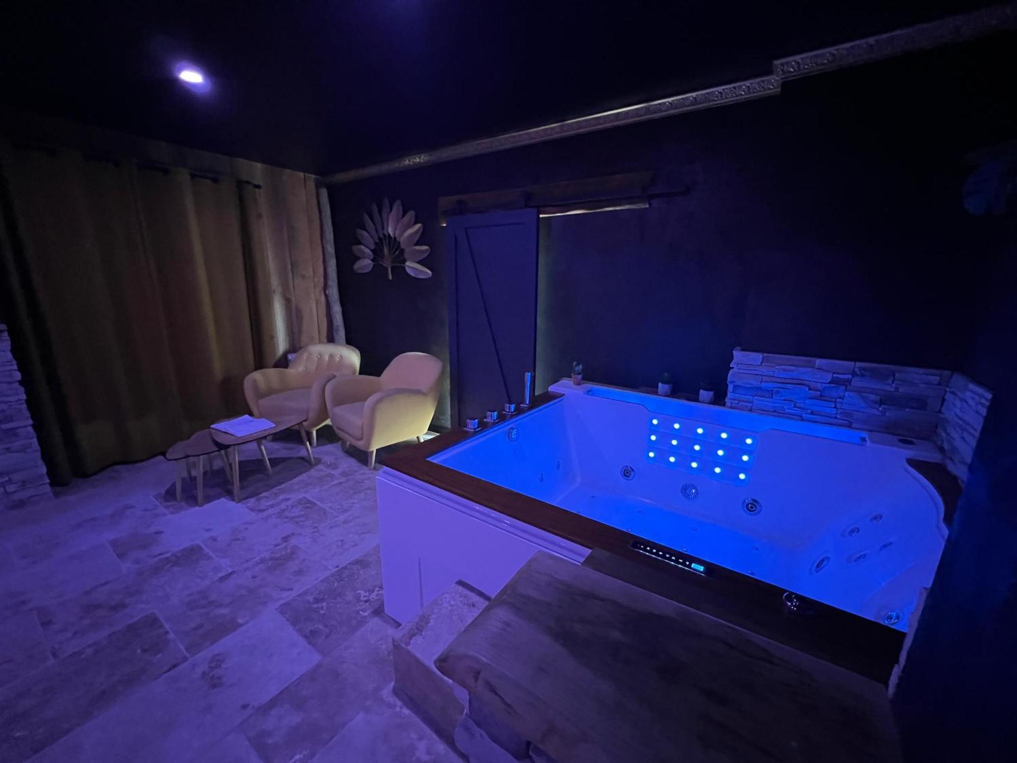 Le Lodge des Charmes 5 étoiles Leves Esterno foto